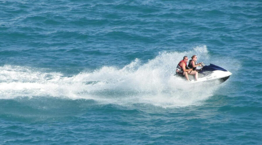 jetski in oludeniz blue lagoon